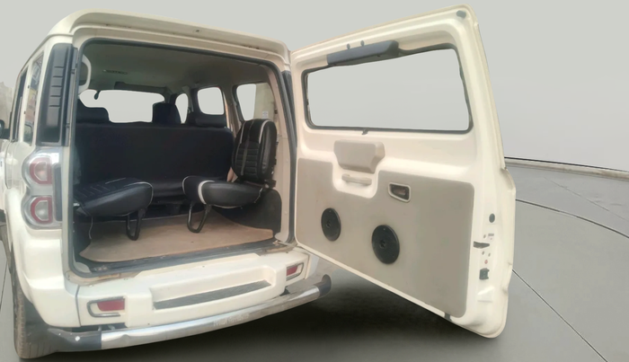 2016 Mahindra Scorpio S6 PLUS INTELLI-HYBRID, Diesel, Manual, 70,593 km, exterior