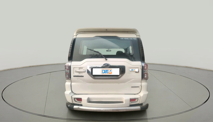 2016 Mahindra Scorpio S6 PLUS INTELLI-HYBRID, Diesel, Manual, 70,593 km, exterior