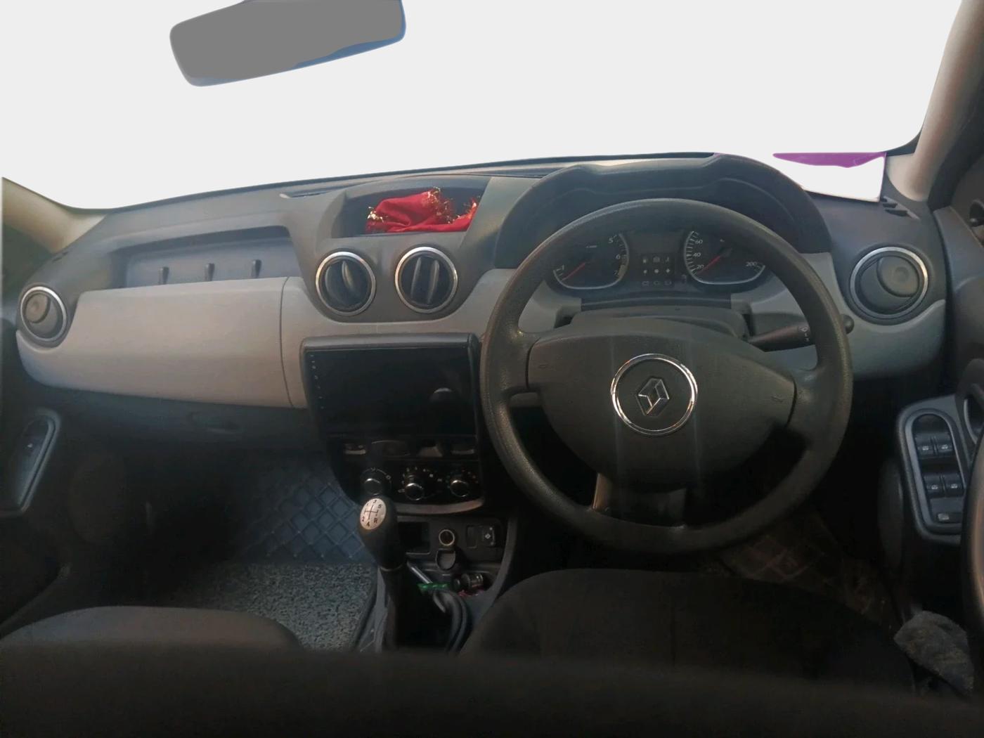 2013 Renault Duster RXL PETROL, Petrol, Manual, 81,874 km, interior