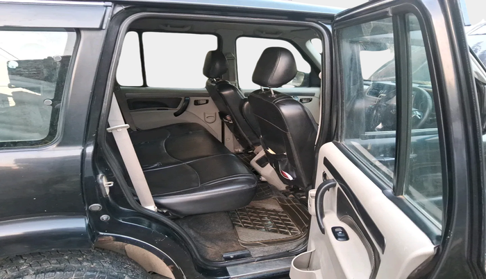 2019 Mahindra Scorpio S9, Diesel, Manual, 1,69,366 km, interior
