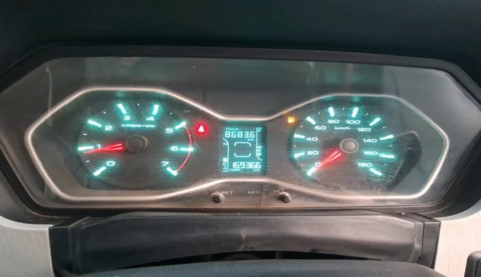 2019 Mahindra Scorpio S9, Diesel, Manual, 1,69,366 km, interior