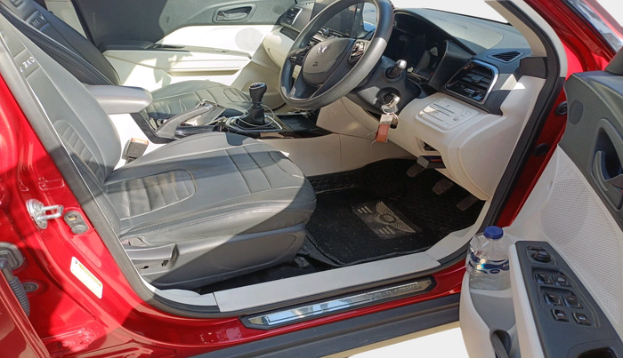 2024 Mahindra XUV 3XO MX3 Pro 1.2 L TCMPFi, Petrol, Manual, 15,317 km, interior