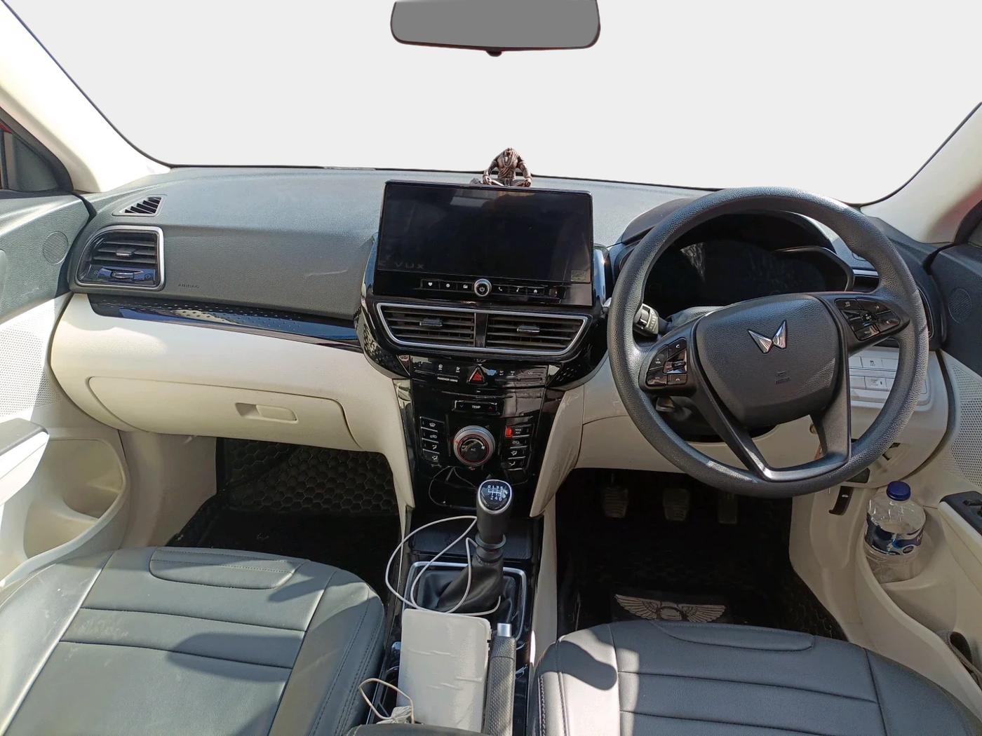 2024 Mahindra XUV 3XO MX3 Pro 1.2 L TCMPFi, Petrol, Manual, 15,317 km, interior
