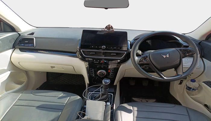 2024 Mahindra XUV 3XO MX3 Pro 1.2 L TCMPFi, Petrol, Manual, 15,317 km, interior