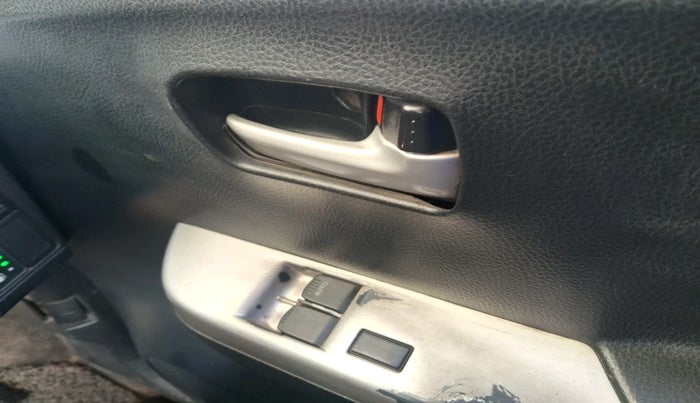 2013 Maruti Wagon R 1.0 LXI CNG, Petrol, Manual, 2,14,828 km, interior