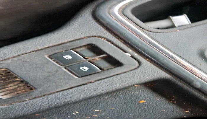 2024 Mahindra Thar LX P 2WD AT HT, Petrol, Automatic, 21,122 km, interior