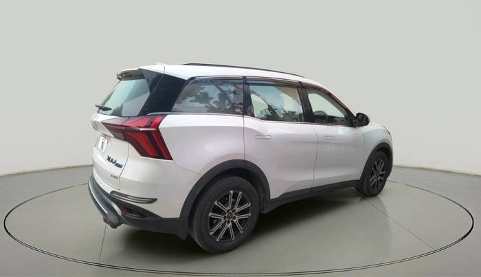 2022 Mahindra XUV700 AX 7 D AT 7 STR, Diesel, Automatic, 78,005 km, exterior