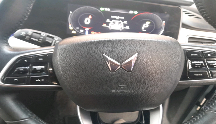 2022 Mahindra XUV700 AX 7 D AT 7 STR, Diesel, Automatic, 78,005 km, interior