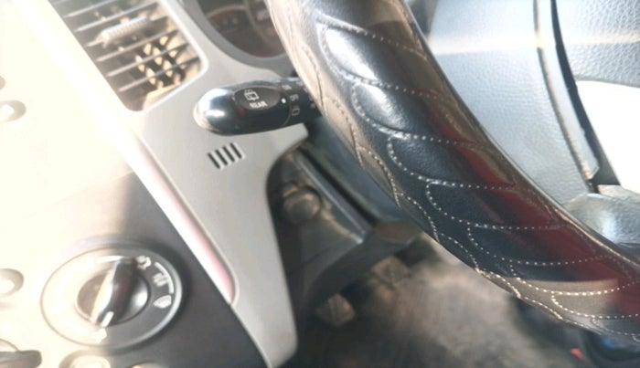 2011 Maruti Wagon R 1.0 VXI, Petrol, Manual, 58,170 km, interior