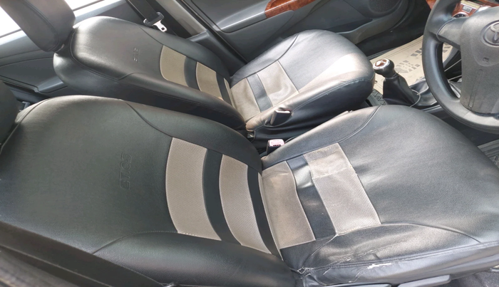 2013 Toyota Etios Liva G, Petrol, Manual, 1,45,417 km, interior