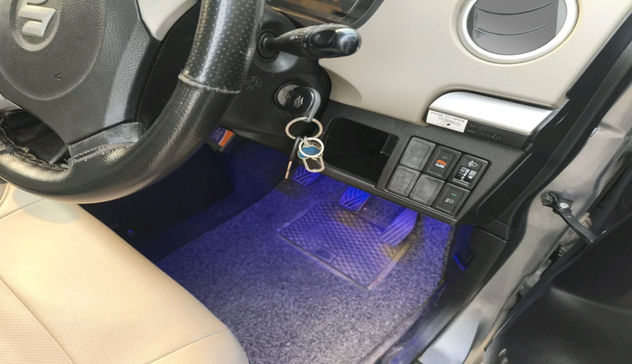 2016 Maruti Wagon R 1.0 VXI, Petrol, Manual, 64,192 km, interior