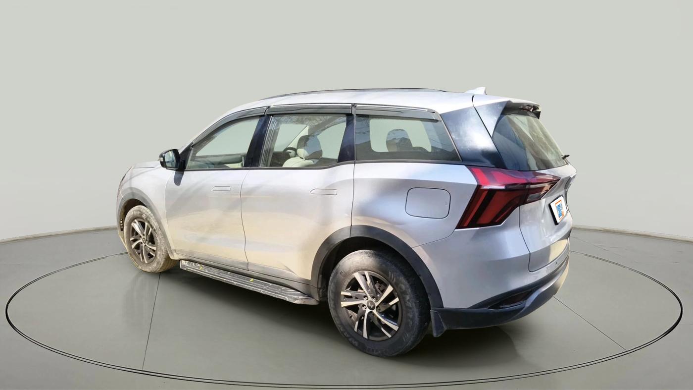 2022 Mahindra XUV700 AX 5 D AT 5 STR, Diesel, Automatic, 70,383 km, exterior