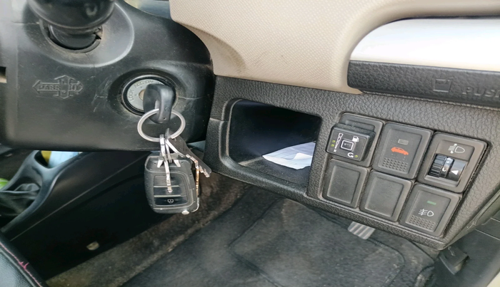 2013 Maruti Wagon R 1.0 VXI, CNG, Manual, 1,96,891 km, interior