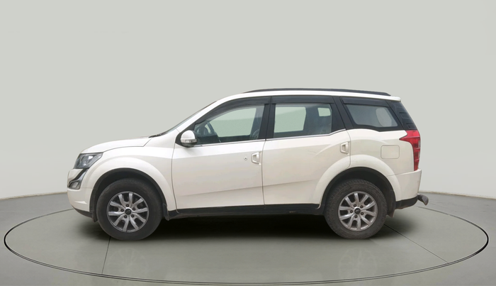 2016 Mahindra XUV500 W10 AT, Diesel, Automatic, 76,528 km, exterior