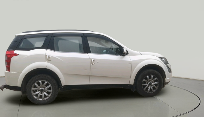 2016 Mahindra XUV500 W10 AT, Diesel, Automatic, 76,528 km, exterior