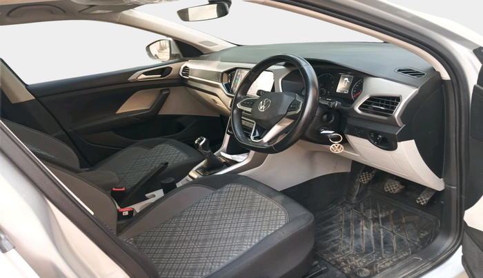 2024 Volkswagen TAIGUN HIGHLINE 1.0 TSI MT, Petrol, Manual, 21,403 km, interior