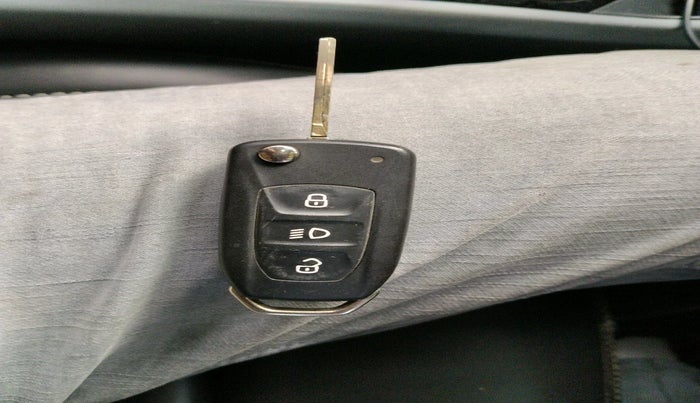 2021 Tata NEXON XM SUNROOF PETROL, Petrol, Manual, 53,432 km, interior