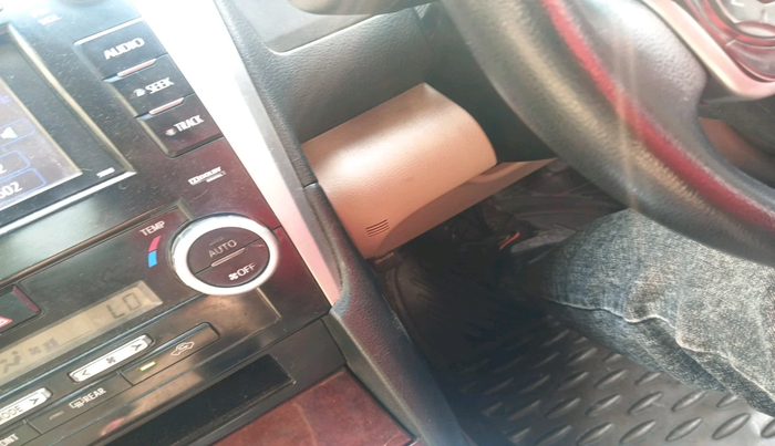 2014 Toyota Camry 2.5L AT, Petrol, Automatic, 1,20,888 km, interior