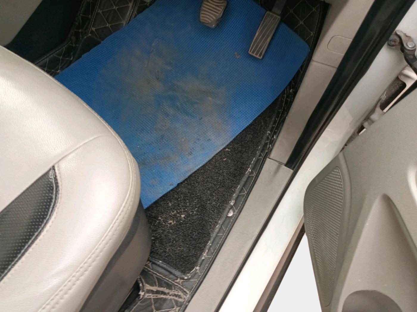 2020 Mahindra MARAZZO M2 7STR, Diesel, Manual, 1,43,280 km, interior