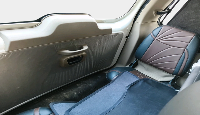 2023 Mahindra BOLERO NEO N 8, Diesel, Manual, 42,622 km, interior