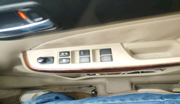 2017 Maruti Dzire ZXI, Petrol, Manual, 1,23,685 km, interior