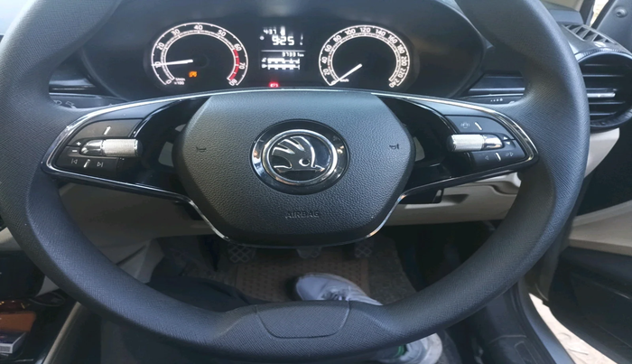 2022 Skoda SLAVIA ACTIVE 1.0L TSI MT, Petrol, Manual, 37,331 km, interior