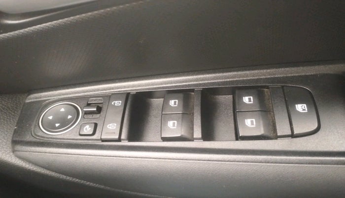 2025 KIA SONET HTK (O) 1.2 Petrol MT, Petrol, Manual, 8,116 km, interior