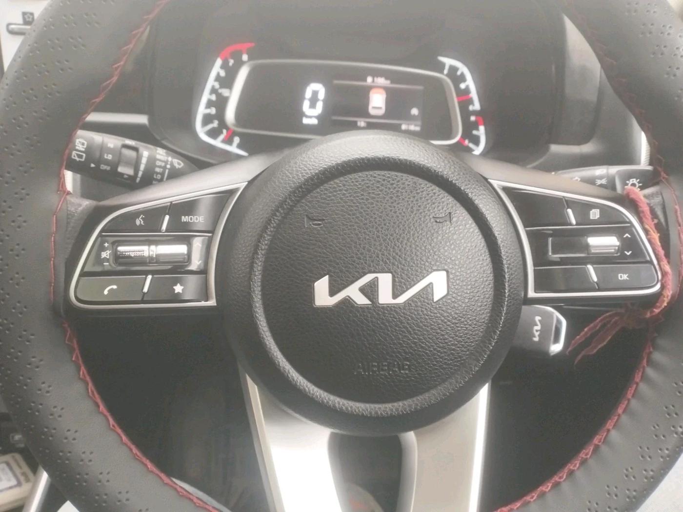 2025 KIA SONET HTK (O) 1.2 Petrol MT, Petrol, Manual, 8,116 km, interior