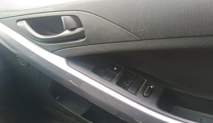 2022 Tata NEXON XM SUNROOF PETROL, Petrol, Manual, 27,476 km, interior