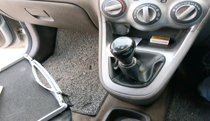 2014 Hyundai i10 MAGNA 1.1, Petrol, Manual, 66,668 km, interior