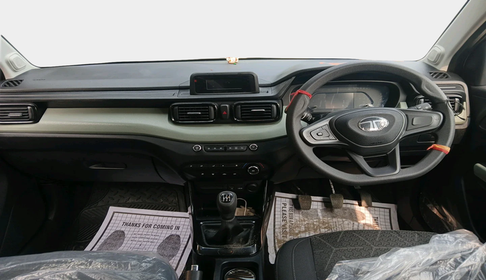 2025 Tata PUNCH ADVENTURE MT CNG , Petrol, Manual, 128 km, interior