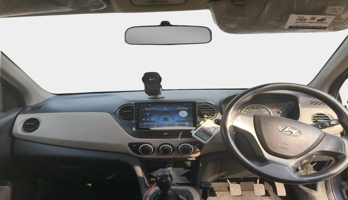 2017 Hyundai Grand i10 MAGNA 1.2 KAPPA VTVT, Petrol, Manual, 1,66,472 km, interior