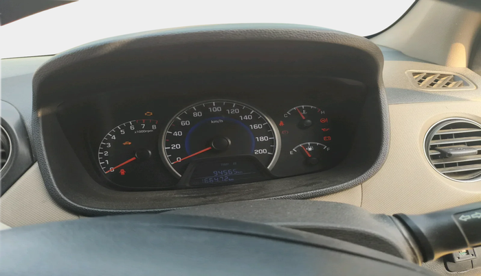 2017 Hyundai Grand i10 MAGNA 1.2 KAPPA VTVT, Petrol, Manual, 1,66,472 km, interior