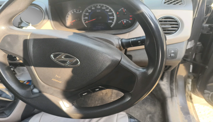 2017 Hyundai Grand i10 MAGNA 1.2 KAPPA VTVT, Petrol, Manual, 1,66,472 km, interior