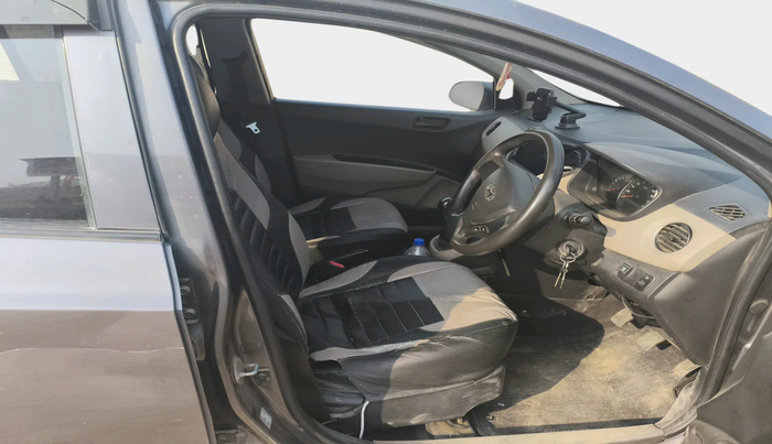 2017 Hyundai Grand i10 MAGNA 1.2 KAPPA VTVT, Petrol, Manual, 1,66,472 km, interior