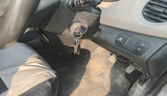 2017 Hyundai Grand i10 MAGNA 1.2 KAPPA VTVT, Petrol, Manual, 1,66,472 km, interior