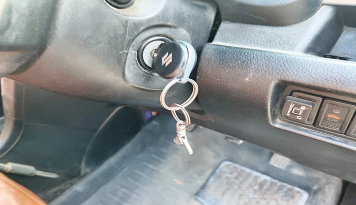 2013 Maruti Swift VXI, Petrol, Manual, 1,94,099 km, interior