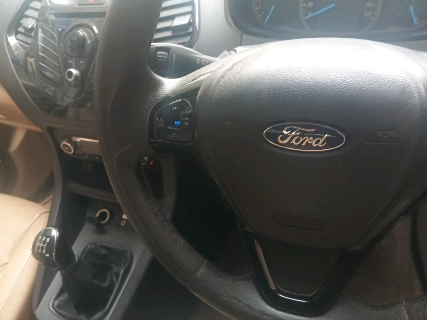 2016 Ford Figo Aspire TITANIUM 1.2 PETROL, Petrol, Manual, 1,97,632 km, interior