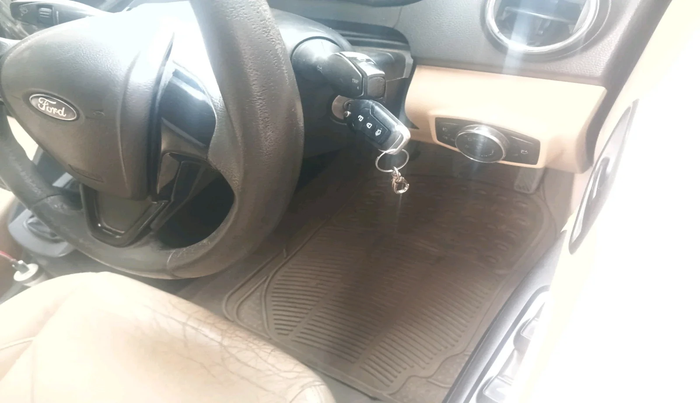 2016 Ford Figo Aspire TITANIUM 1.2 PETROL, Petrol, Manual, 1,97,632 km, interior