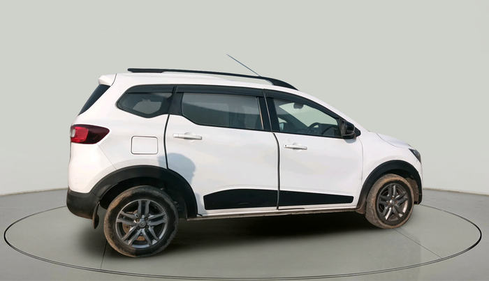 2022 Renault TRIBER RXZ, Petrol, Manual, 37,065 km, exterior