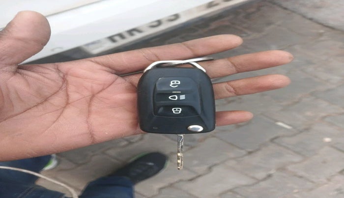 2018 Tata Tiago XZ PETROL, Petrol, Manual, 68,271 km, interior