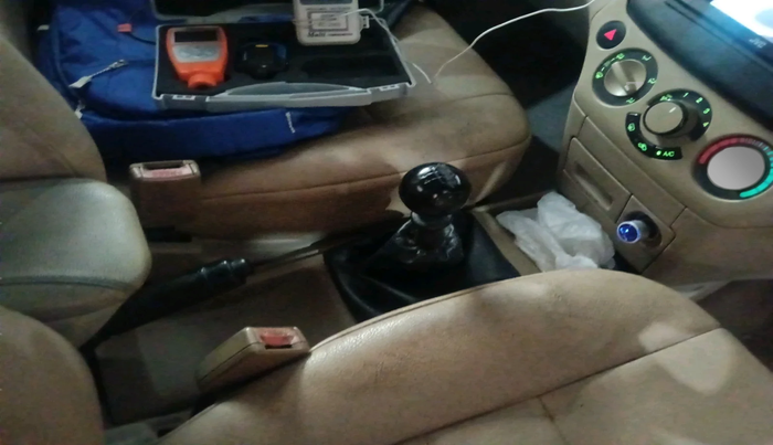 2012 Chevrolet Aveo LS 1.4, Petrol, Manual, 1,00,315 km, interior