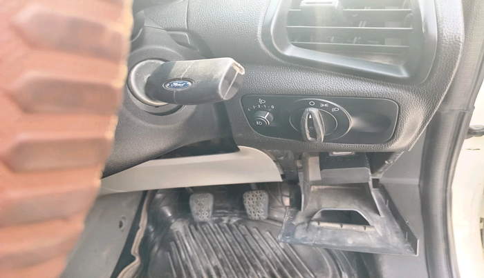 2017 Ford Ecosport TREND 1.5L DIESEL, Diesel, Manual, 1,75,058 km, interior