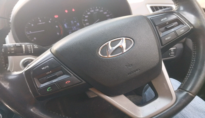 2017 Hyundai Creta SX PLUS AT 1.6 DIESEL, Diesel, Automatic, 1,14,180 km, interior