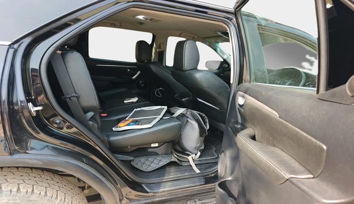 2024 Toyota Fortuner 4X2 MT 2.7 PETROL, Petrol, Manual, 13,607 km, interior