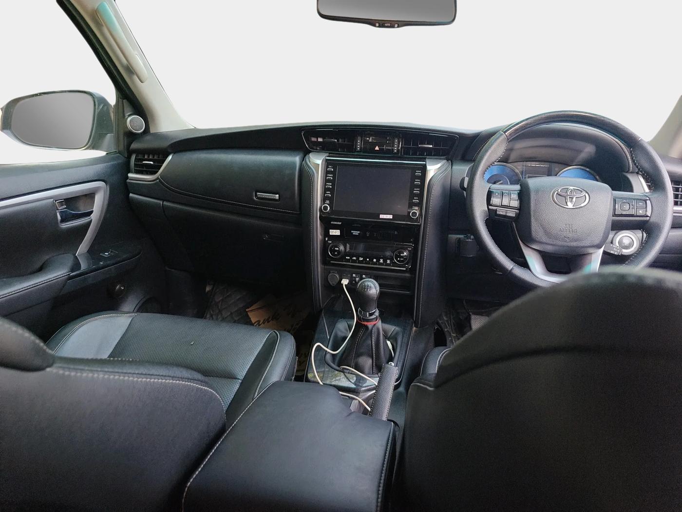 2024 Toyota Fortuner 4X2 MT 2.7 PETROL, Petrol, Manual, 13,607 km, interior