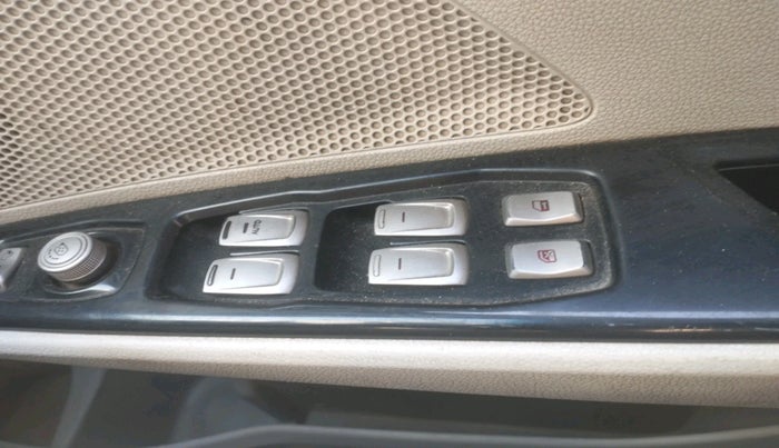 2021 Mahindra XUV300 W8 1.5 DIESEL AMT, Diesel, Automatic, 80,260 km, interior