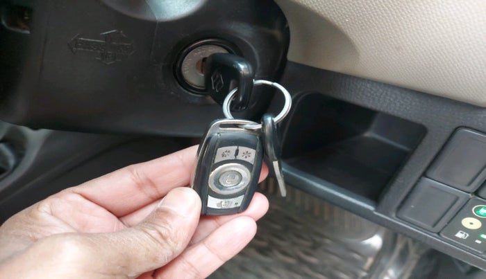 2015 Maruti Wagon R 1.0 LXI CNG, Petrol, Manual, 1,20,795 km, interior