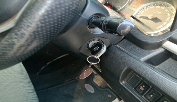 2014 Maruti Swift VXI, Petrol, Manual, 1,37,410 km, interior