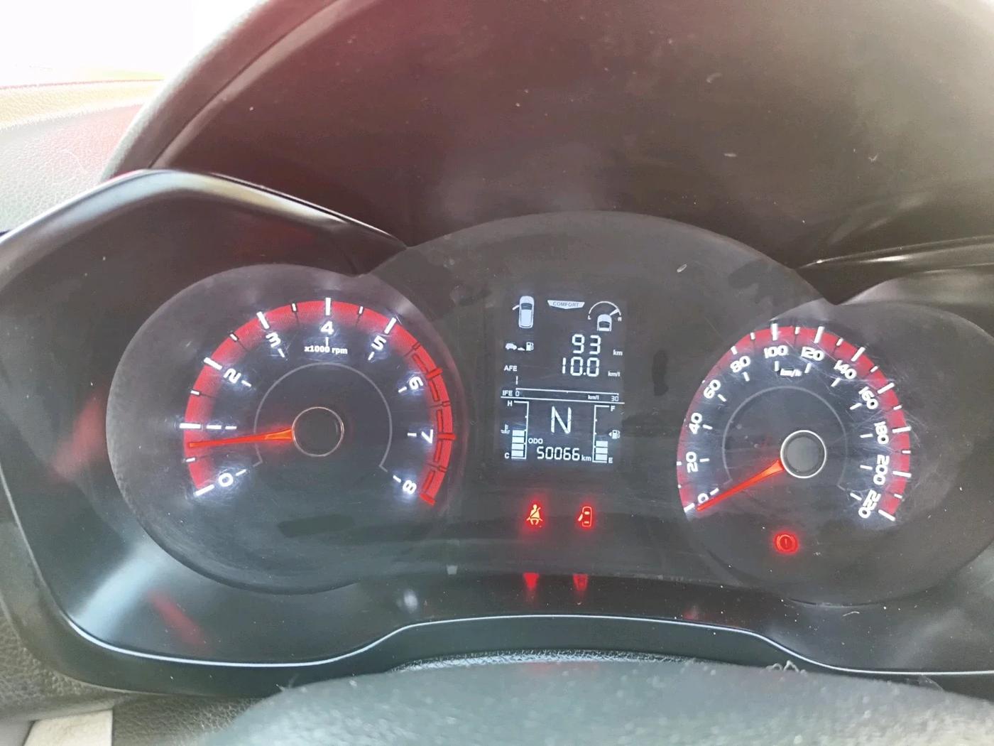 2020 Mahindra XUV300 W6 1.2 PETROL, Petrol, Manual, 50,066 km, interior